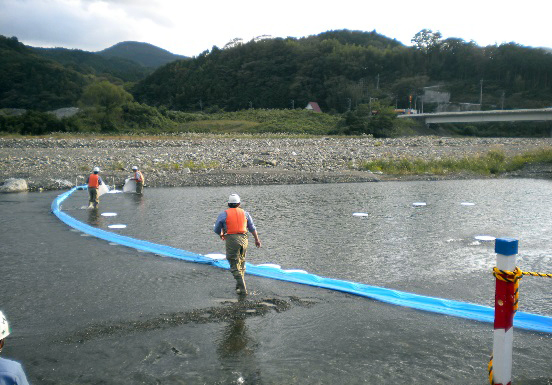 2013年　富士川　水質事故対策訓練2